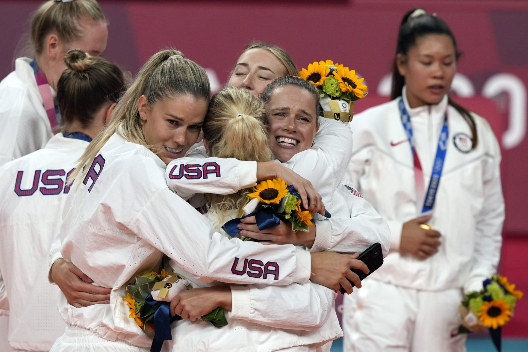 AMERICAN ENJOY THEIR GOLD MEDALS